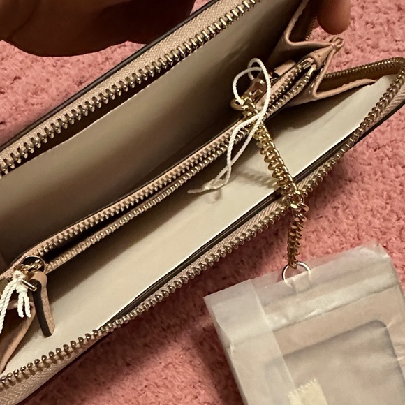 Tory Burch Beige Leather Wallet With ID Holder Inside - Picture 3 of 5